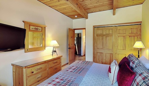Deluxe One Bedroom ~ A1C