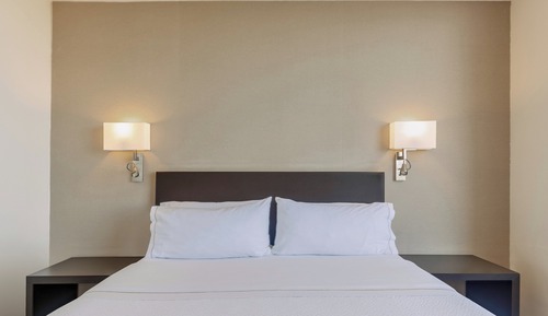 Room, 1 King Bed, View