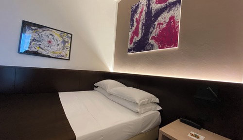 Economy Room