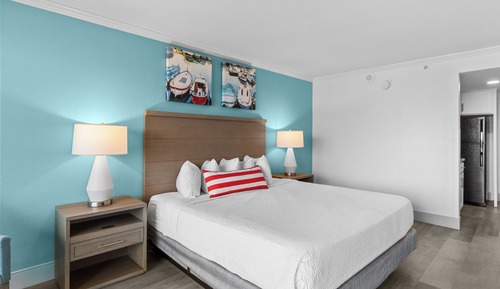 Schooner Oceanfront Deluxe King Cabana Room