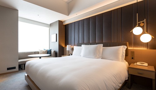 Premium Room, 1 King Bed, Club Lounge Access (Luxury Bath, View)