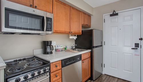 Studio, 1 Queen Bed (Hearing Accessible)