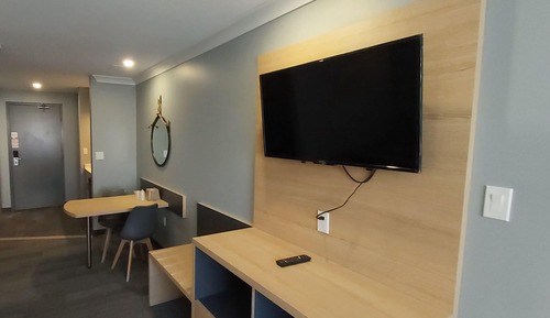 Deluxe Room, 2 Queen Beds, Non Smoking, Includes Waterpark Passes for Four Guests