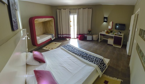 Family Room, Multiple Beds