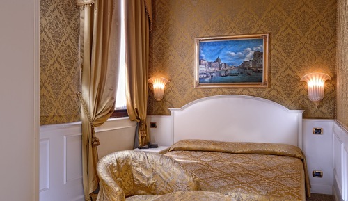 Classic Double Room