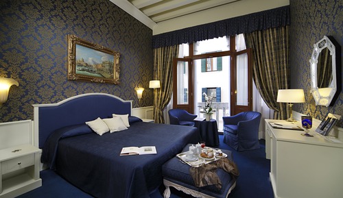 Suite, Balcony