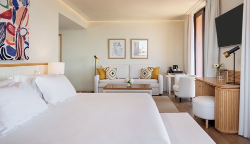 Junior Suite (2 Adults and 1 Child)
