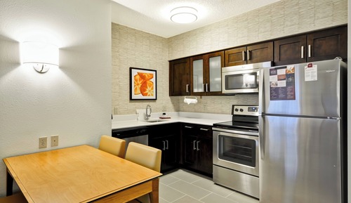 Suite, 2 Bedrooms, Non Smoking (Mobility/Hearing Access, Roll-in Shwr)