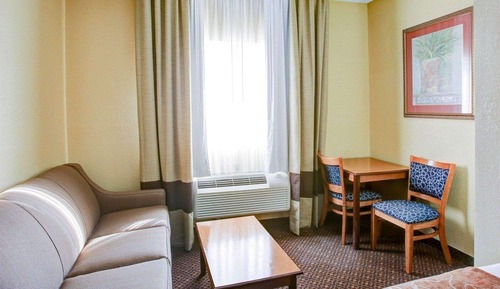 Suite, 2 Queen Beds, Non Smoking