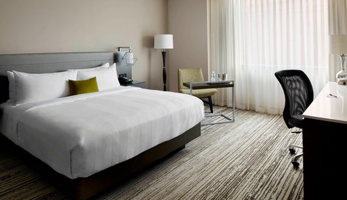 Room, 1 King Bed (Mobility Accessible, Tub)