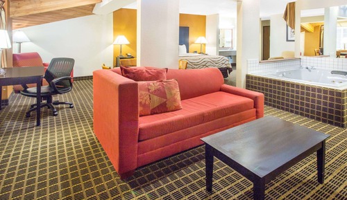 Deluxe Studio Suite, 1 King Bed, Non Smoking