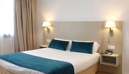 Deluxe Family Room, 1 Double or 2 Twin Beds