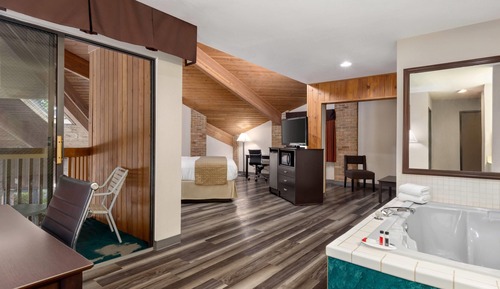 Suite, 1 King Bed