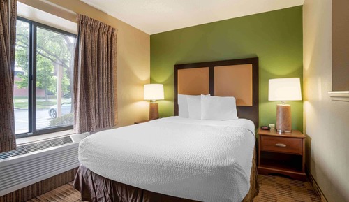 Deluxe Studio, 1 Queen Bed with Sofa bed, Non Smoking