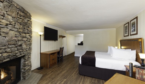 Signature Room, 1 King Bed, River View
