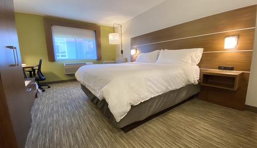 Standard Room, 1 King Bed, Accessible (Mobility, Roll-In Shower)