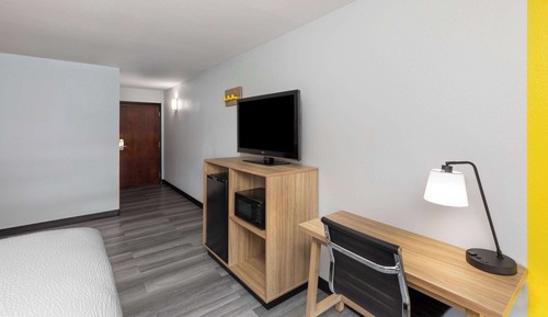 Single Room, 1 King Bed, Non Smoking