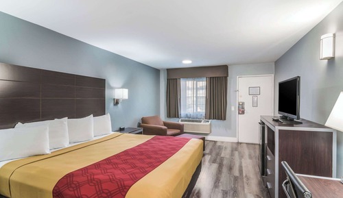 Standard Room, 1 King Bed, Non Smoking