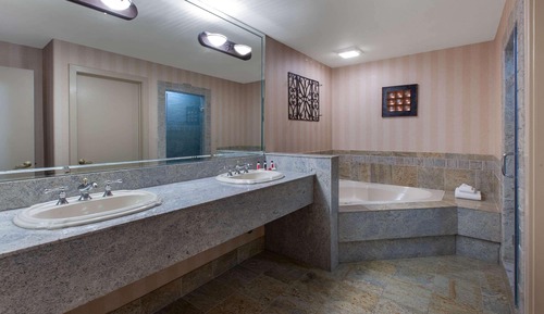 Studio Suite, 1 King Bed, Non Smoking