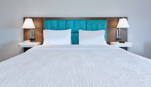 Standard Room, 1 King Bed
