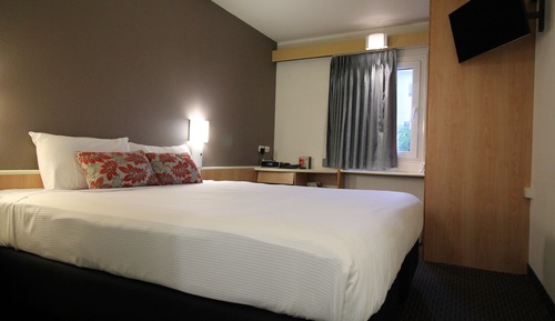 Standard Room, 1 Queen Bed