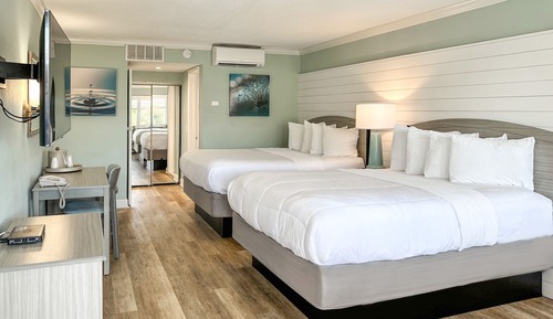 Room, 2 Queen Beds, Kitchenette, Poolside