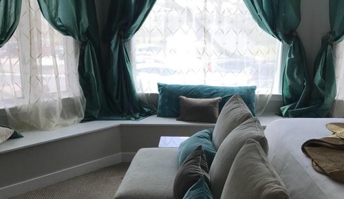 M Suite - Castle Suite, 1 King Bed, walk-in shower, 1st Floor