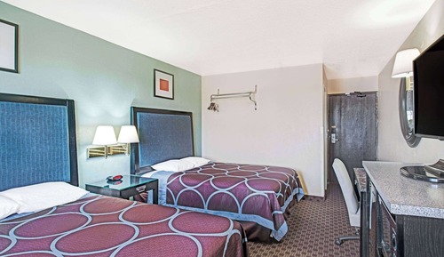 Standard Room, 2 Queen Beds, Smoking, Microwave