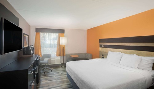 Studio Suite, 1 King Bed, Accessible, Non Smoking (Mobility)