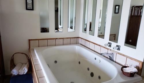 Beachfront Whirlpool King Unit