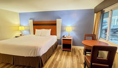 Room, 1 King Bed, Non Smoking