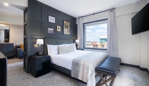 Suite, 1 King Bed, Non Smoking