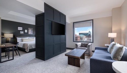 Junior Suite, 1 King Bed, Non Smoking (2 Bathrooms)