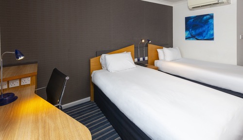 Standard Room, 2 Twin Beds (with Free Hot Breakfast)