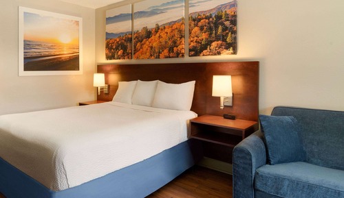 Deluxe Room, 1 Queen Bed, Non Smoking