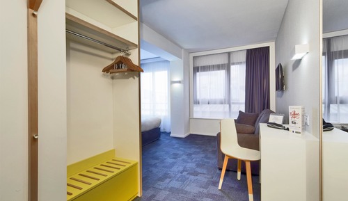 Junior suite, 2 single beds and 1 sofa bed