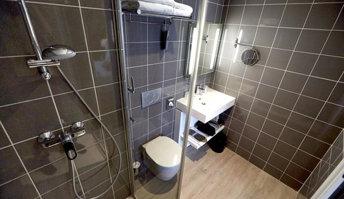 Triple Room with 1 Double Bed and 1 Single Bed