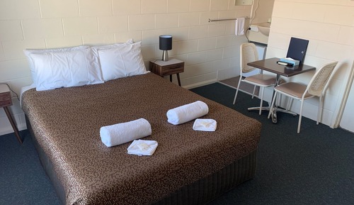 Standard Room, 1 Queen Bed