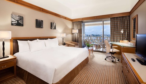 Standard Room, 1 King Bed