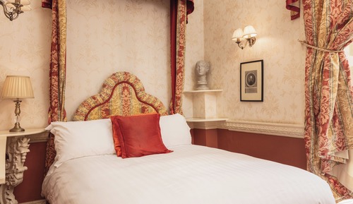 Castle Classic Room