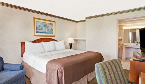 Standard Room, 1 King Bed