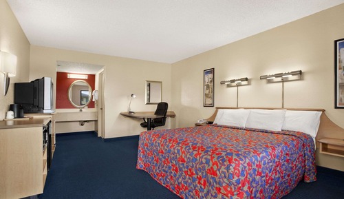 Standard Room, 1 King Bed