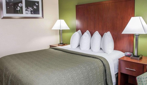 Standard Room, 1 Queen Bed, Non Smoking