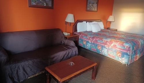 Suite, 1 King Bed, Smoking