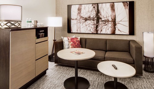 Suite, 1 King Bed with Sofa bed, Corner