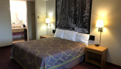 Room, 1 King Bed, Accessible, Non Smoking (Mobility/Hearing)