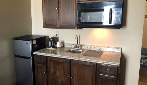 Deluxe Room, 1 Queen Bed, Non Smoking, Kitchen