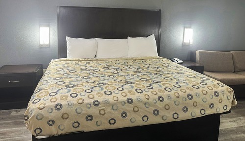 Room, 1 King Bed, Non Smoking
