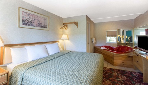Honeymoon Room