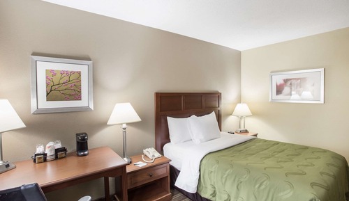 Room, 1 Double Bed, Accessible, Non Smoking (Accessible Tub)